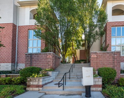 210 Des Plaines Avenue Unit #E, Forest Park