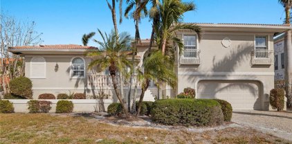 913 Kings Crown  Drive, Sanibel