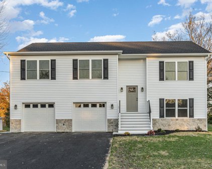2077 Reservoir Dr, Carlisle