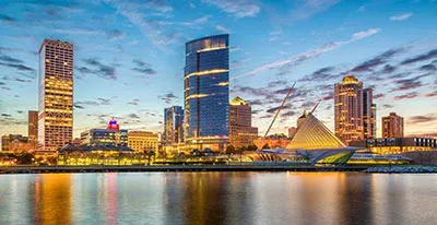skyline of milwaukee