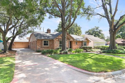 710 Merrick Drive, Sugar Land