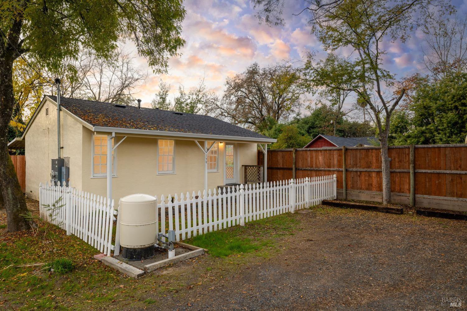 10139 Old Redwood Highway, Windsor, 95492