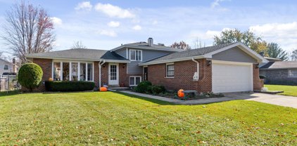 6851 Plymouth Road, Downers Grove