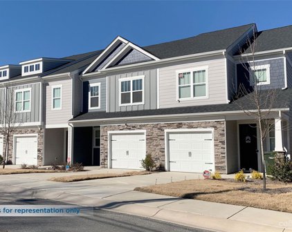 35 Woodsdale  Place Unit #302, Concord