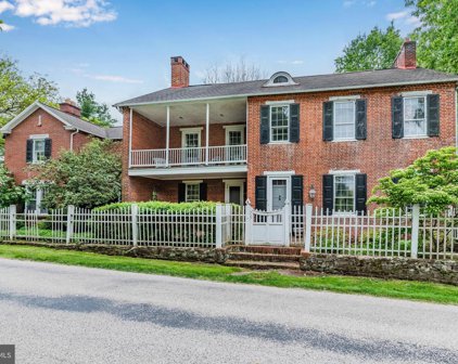 916 Mccormick Rd, Mechanicsburg