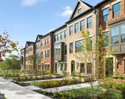 2020A Greenbriar St S, Arlington image