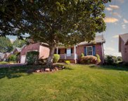 130 Oak Leaf Dr, Hendersonville image