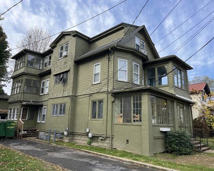 21 Leslie St, Chicopee