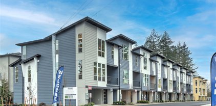 13710 Ash Way Unit #B5, Everett