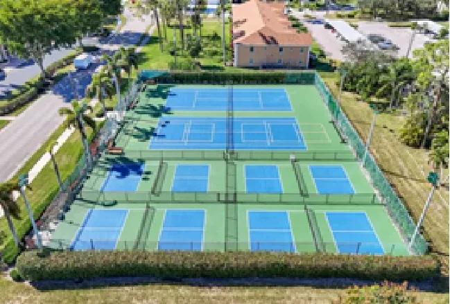 Crown Pointe Naples Amenities