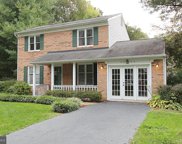 9555 Pine Cluster   Circle, Vienna image