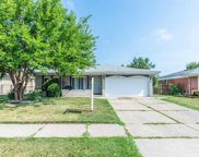 2419 Fox Hill Dr, Sterling Heights image