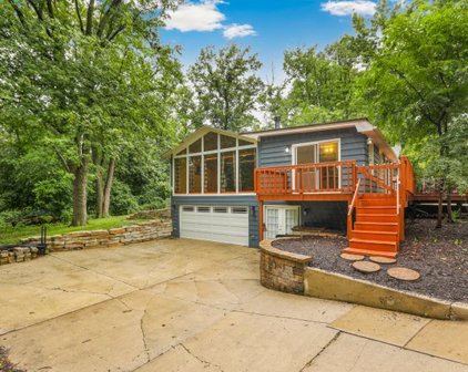 1111 Woodcrest Drive, Downers Grove