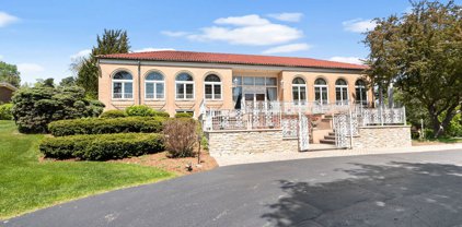 18 Royal Vale Drive, Oak Brook