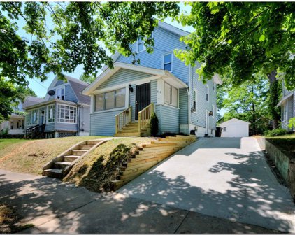 898 Berwin Street, Akron