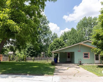 815 N Walker Lane, Olathe