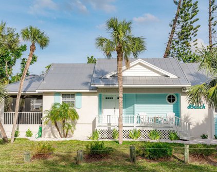 4095 N Beach Road, Englewood