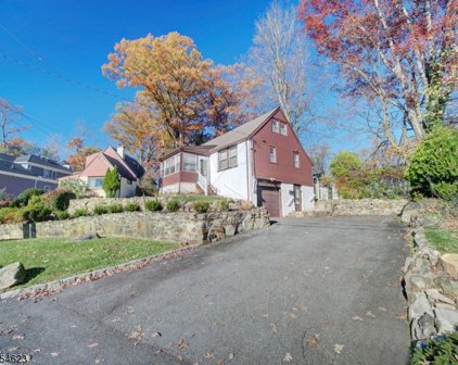 6 Dogwood Ter, Livingston Twp.