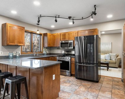 9250 La Rivier Court, Eden Prairie
