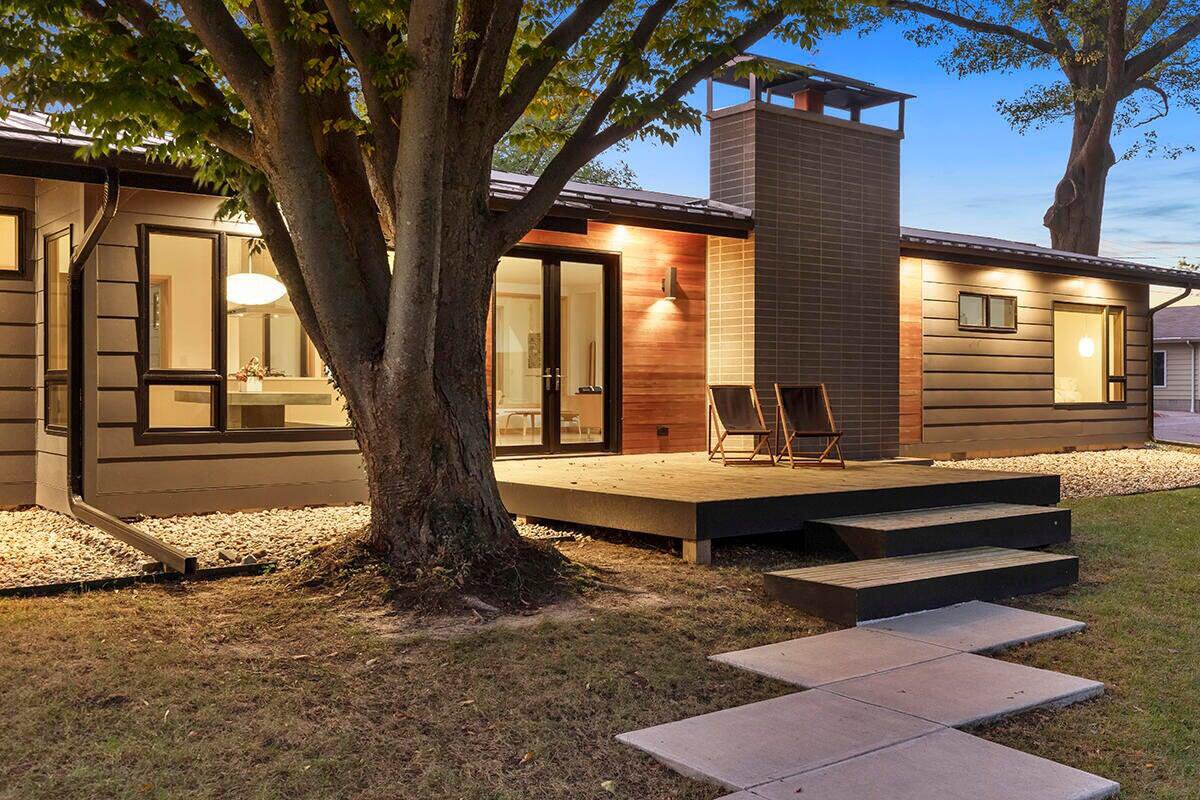 3190 S Lakeshore Drive, St. Joseph MI 49085 Southwestern Michigan S