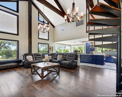 451 Canyon Frst, Helotes