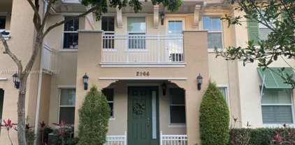 2966 St John Dr, Cooper City