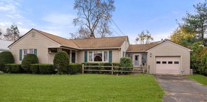 23 Frontenac St, Chicopee