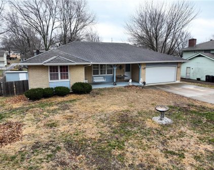 7303 N Woodland Avenue, Kansas City