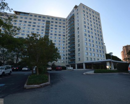 10401 Grosvenor Pl Unit #1305, Rockville