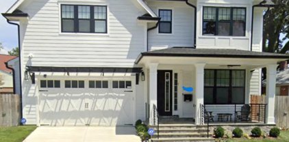 8804 Brierly Rd, Chevy Chase