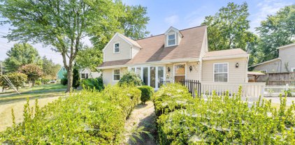 6901 Duke Dr, Alexandria