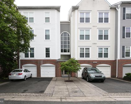 273 S Pickett St S Unit #101, Alexandria