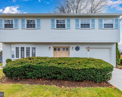 7 Center Dr, Camp Hill