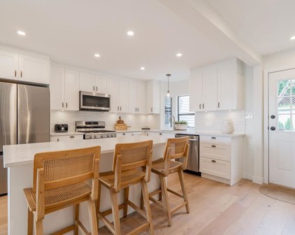 14985 Victoria Avenue Unit 4, White Rock