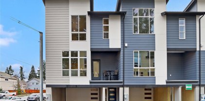 13710 Ash Way Unit #B4, Everett