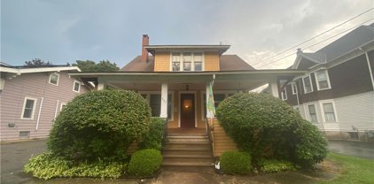557 Main  Street, Oneida-Inside