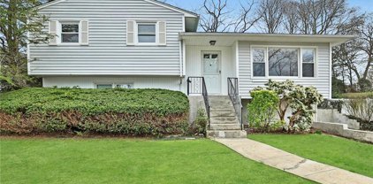87 Fort Hill Road, Scarsdale