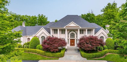 9837 Avenel Farm Dr, Potomac