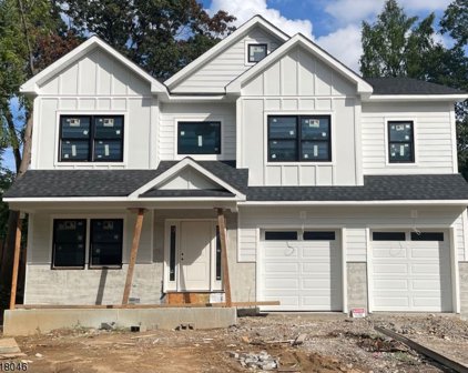 14 Elmwood Dr, Livingston Twp.