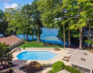 581 Terhune Dr, Wayne Twp. image
