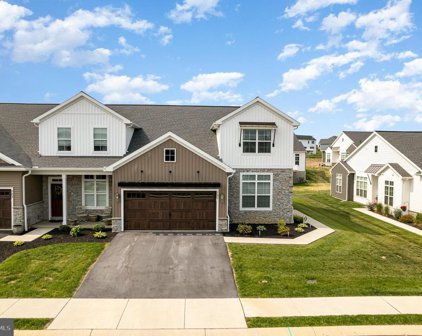 787 Aurora Dr, Mechanicsburg
