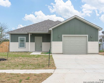 5846 Tree View St, San Antonio