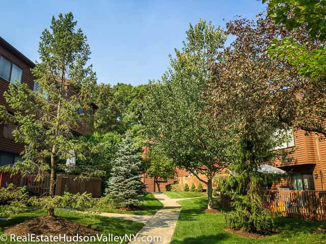 Timberline Townhomes For Sale in Nanuet