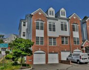 3 De Bruyle Ct, Hawthorne Boro image