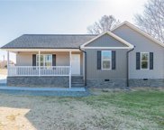 124 Farmingdale Court, Lexington image