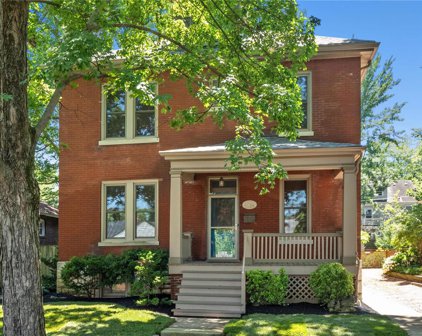 6926 Dartmouth  Avenue, University City