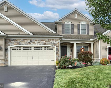 323 Carmella Dr, Mechanicsburg