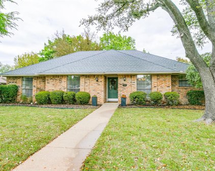 838 Meadowglen  Circle, Coppell