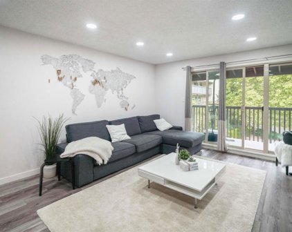 9847 Manchester Drive Unit 402, Burnaby