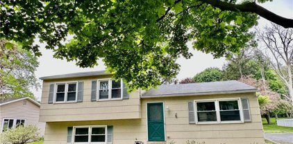 7 Gateway  Drive, Batavia-City
